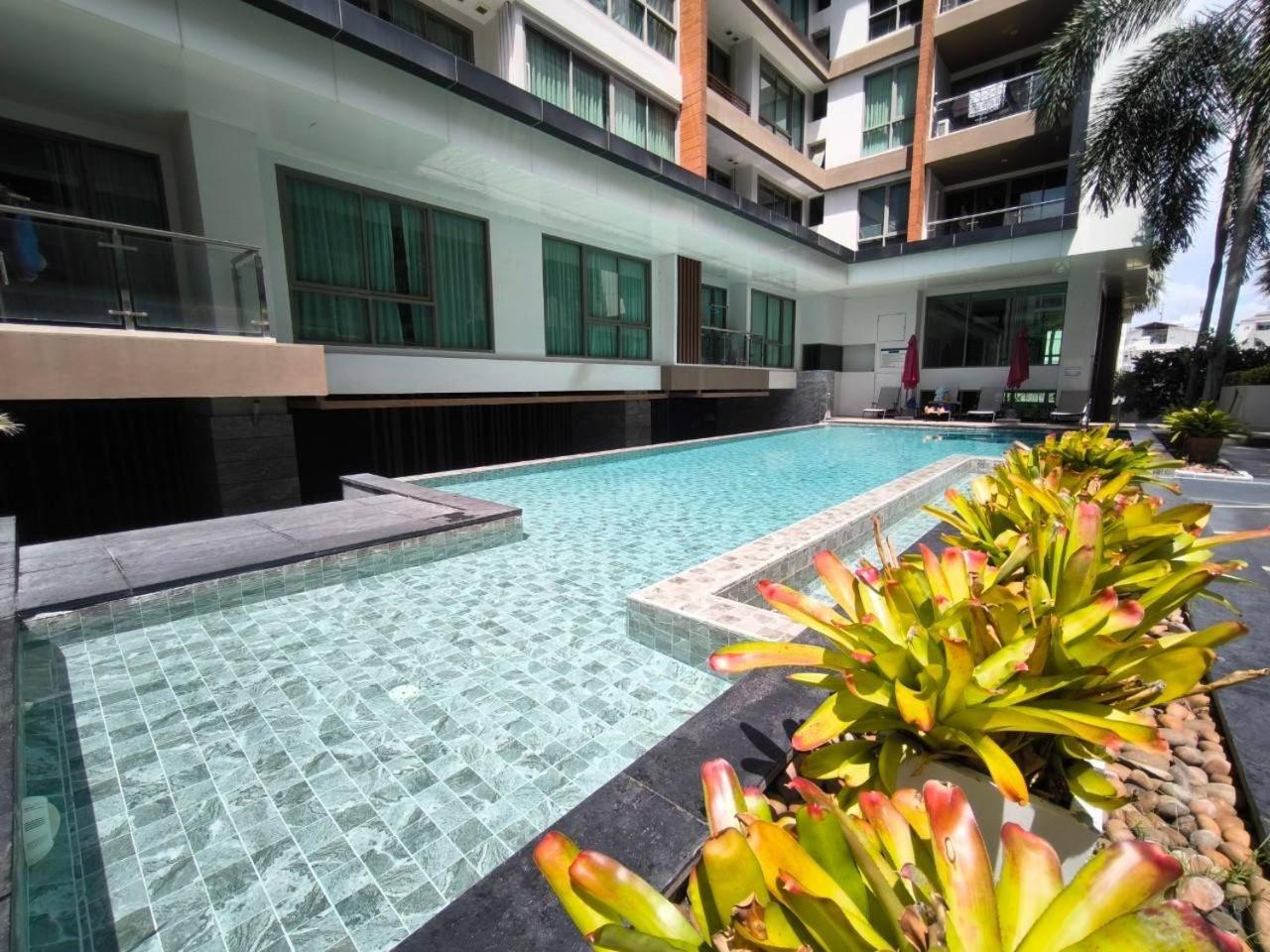 The Urban City Center By Fantasea Beach Pattaya Dış mekan fotoğraf