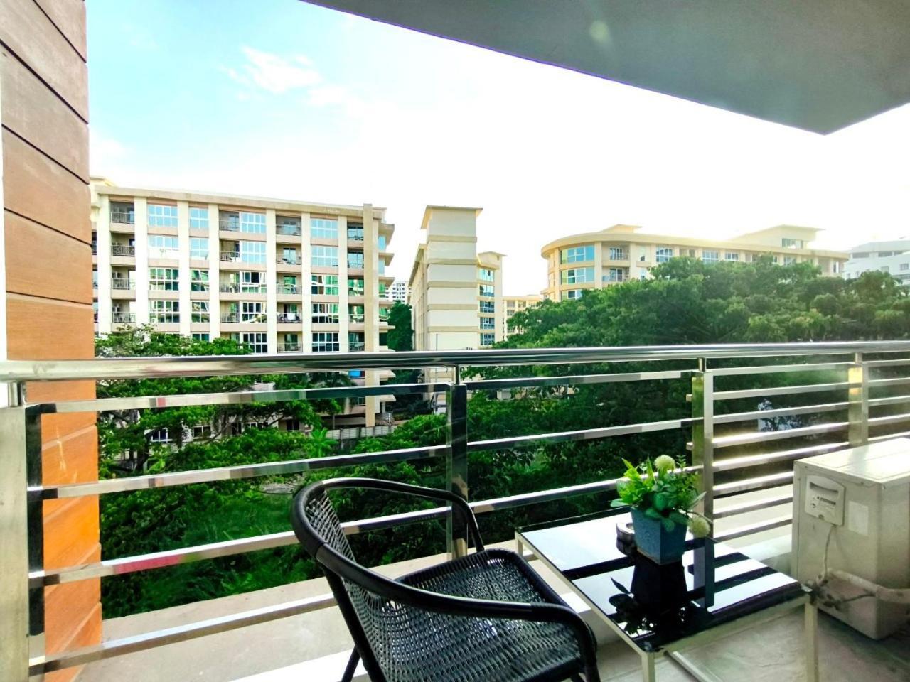 The Urban City Center By Fantasea Beach Pattaya Dış mekan fotoğraf